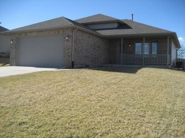 933 Meadowbrook Rd