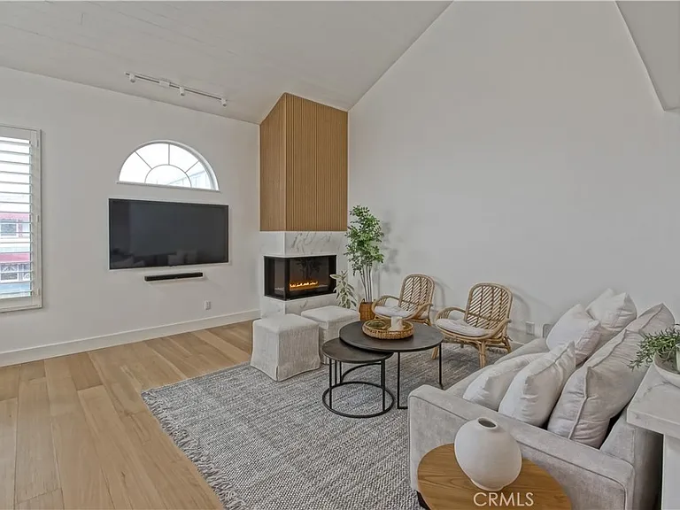 320 Marine Ave — Photo 11