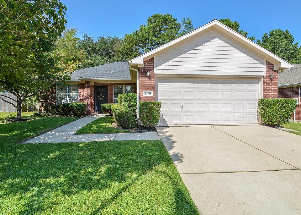 1st image of 13635 Country Pine Ct