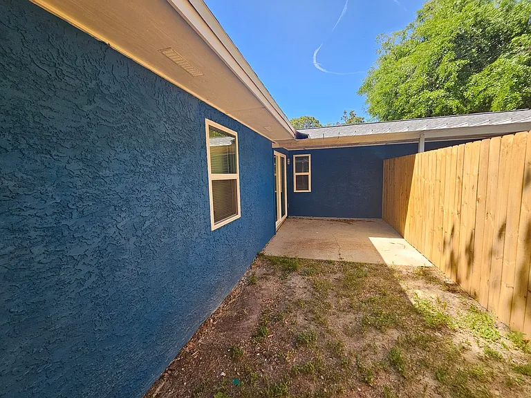 1510 Arthur Ave — Photo 17