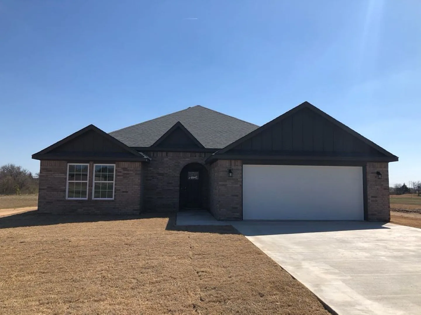 Spacious 3/2 in Durant School District — Photo 1