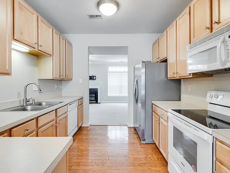 11437 Abbots Cross Ln — Photo 4
