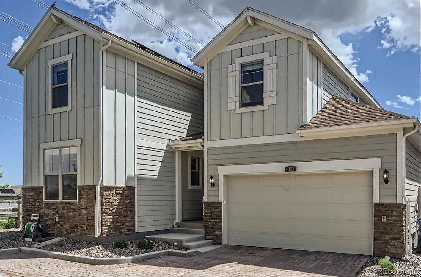 4 bed, 2367 sqft, $4,000 — Photo 1