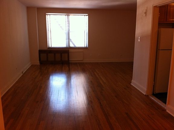 3rd image of 8645 St James Ave APT 4K