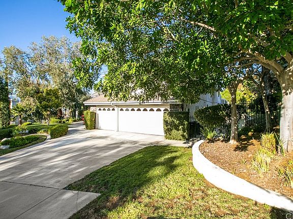 4th image of 906 Las Rosas Dr