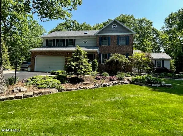 212 Deer Run Rd, Hollidaysburg, PA 16648