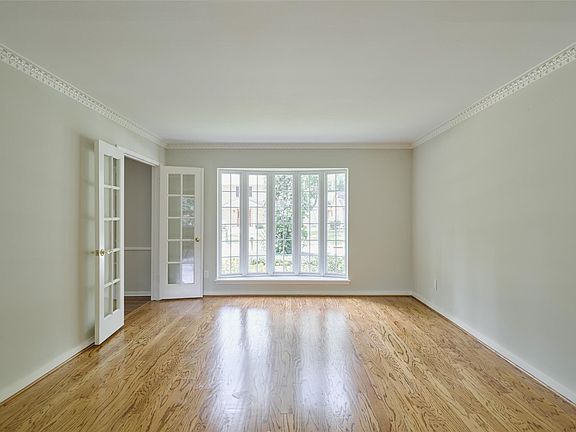 5th image of 12402 Stafford Springs Dr