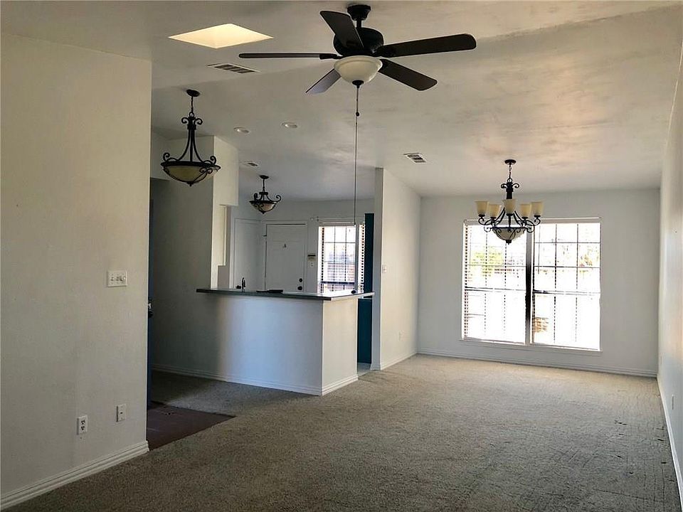 2nd image of 2203 Maplewood Trl