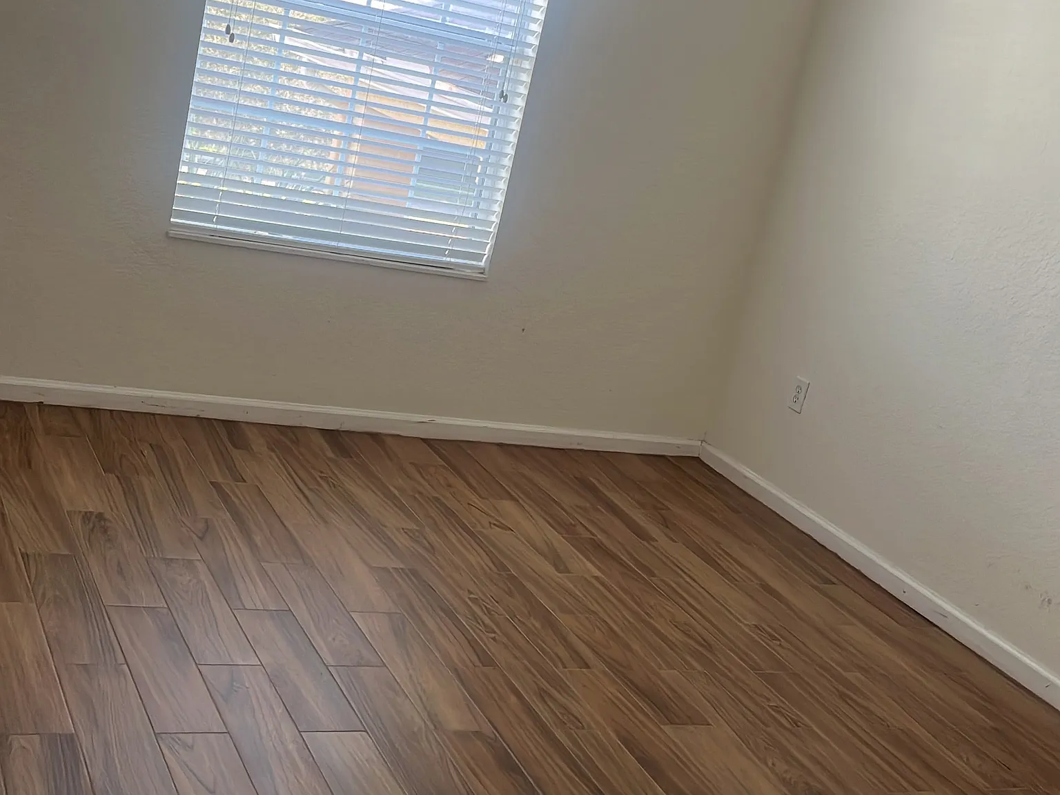 3 bed, 1408 sqft, $1,850 — Photo 2