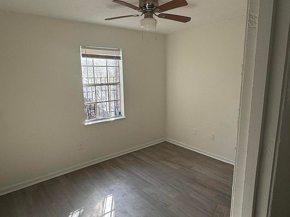 4th image of 2806 Tara Rd