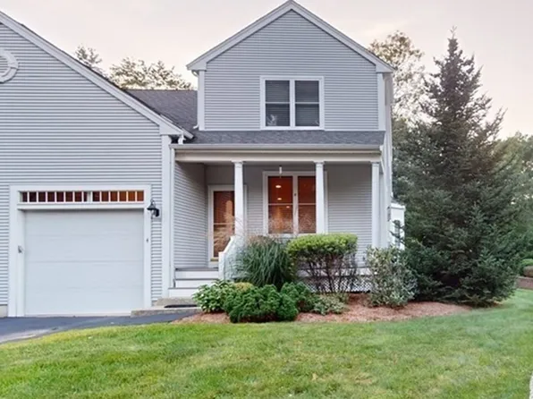 4 Steeple Chase Cir #4, Attleboro, MA 02703