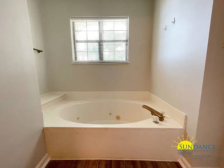 221 Shalimar Dr — Photo 19