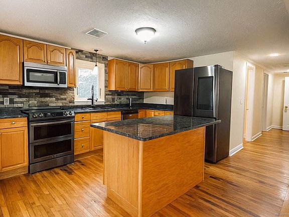 5th image of 351 Harland Rd