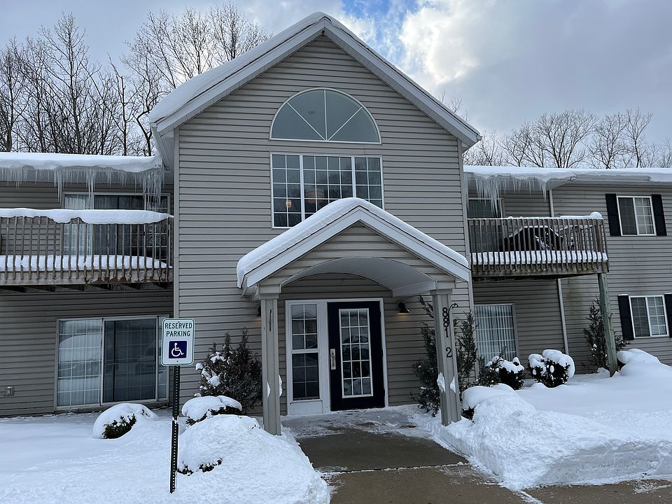 1st image of 881 Montrose Ave #211