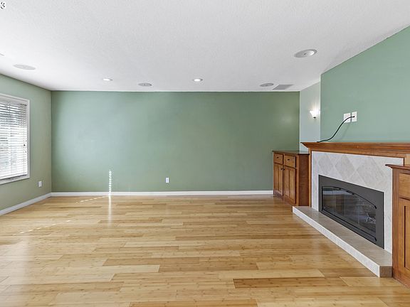 5th image of 417 Santa Fe Dr