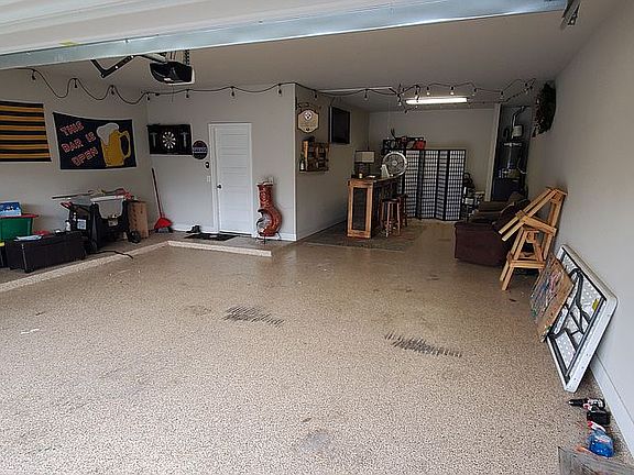 5th image of 8910 Highland Gate