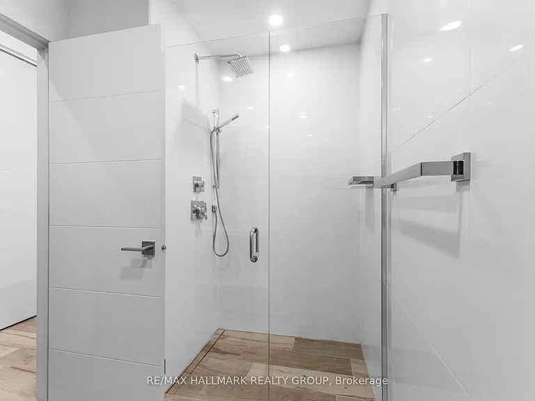 201 Maclaren St #2 — Photo 15
