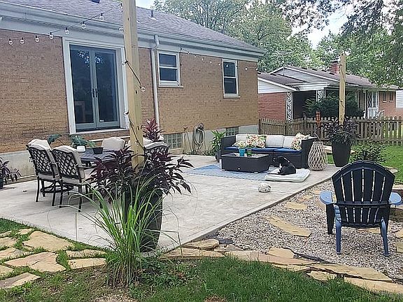 4th image of 2549 Fleetwood Ave