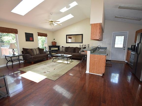 3rd image of 1659 McCauley Ave