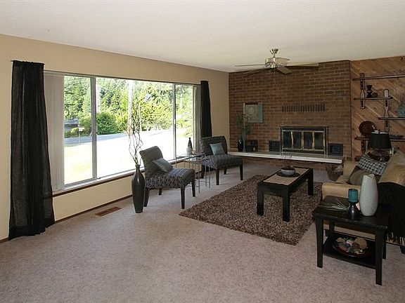 4th image of 18429 W Lake Desire Dr SE