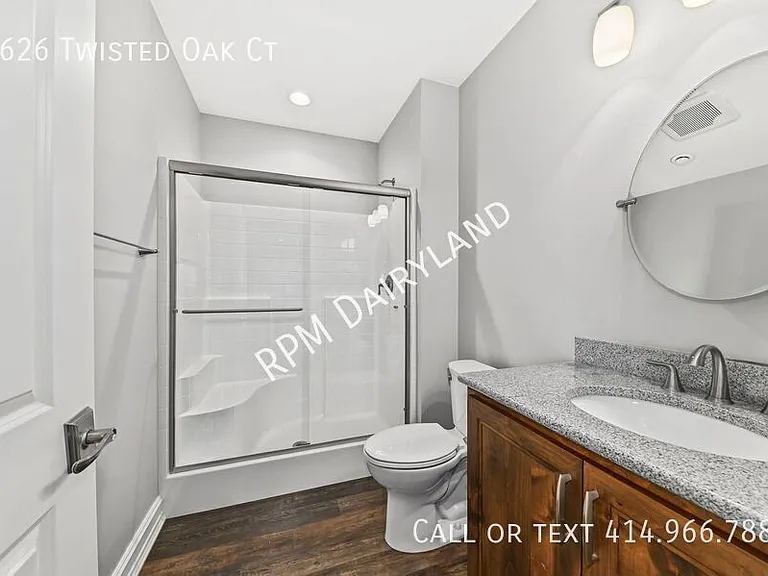 1626 Twisted Oak Ct — Photo 35