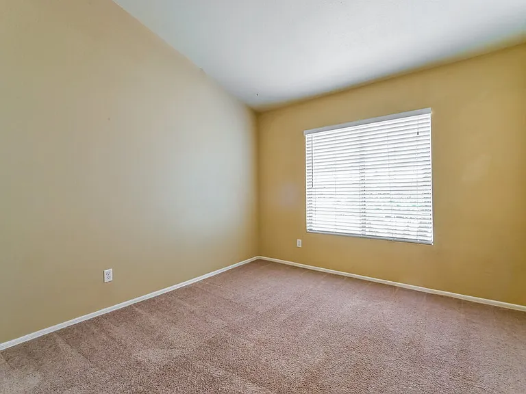 1370 W Gary Dr — Photo 14