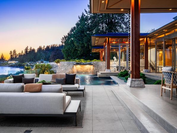 3330 Radcliffe Ave, West Vancouver, BC V7V 1G6