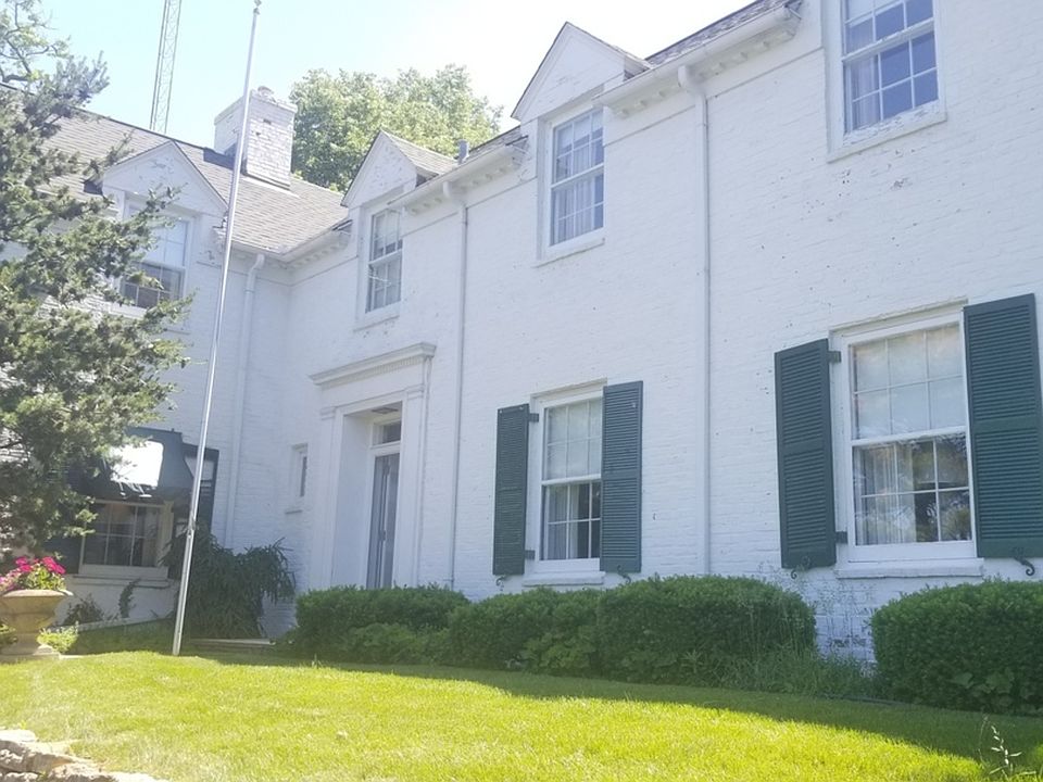 1st image of 1705 N 2nd St