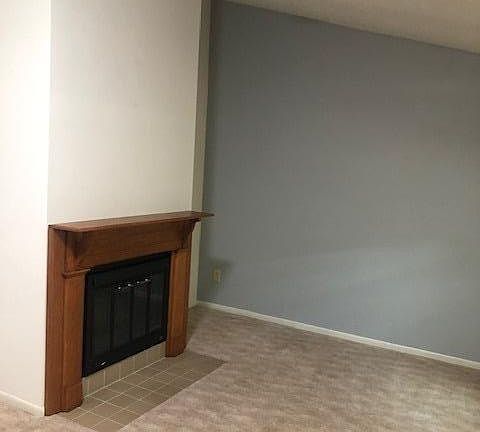 5th image of 493 Clubhouse Dr