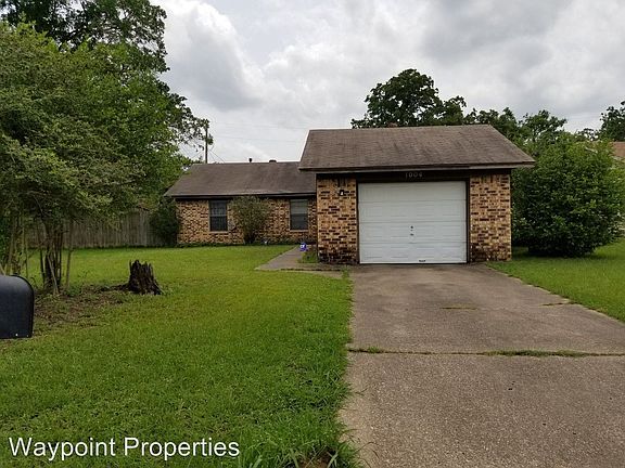 2nd image of 1004 San Benito Dr