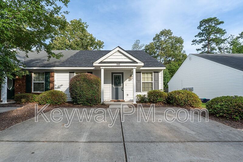 1st image of 308 Browning Dr
