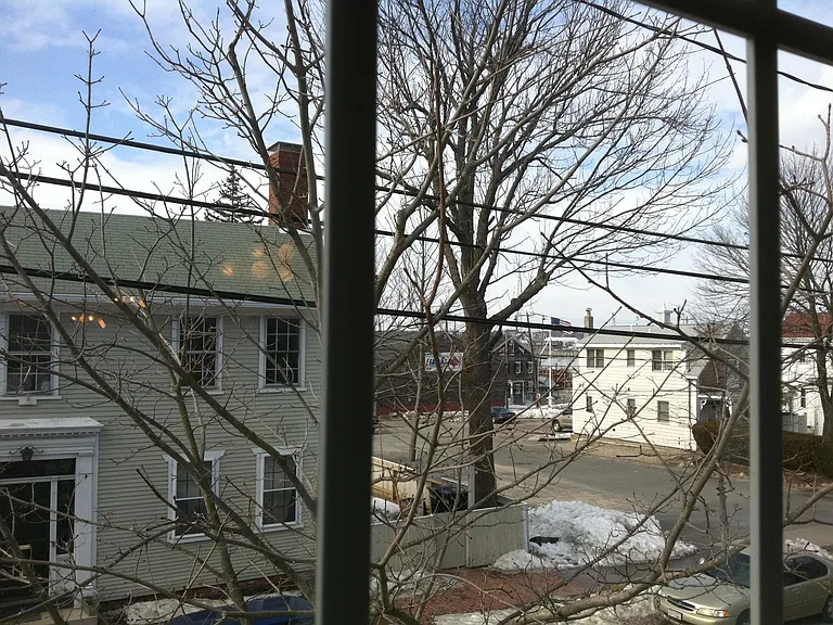 12 Center St — Photo 4
