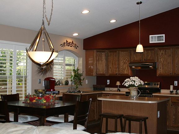 5th image of 10258 W Patrick Ln