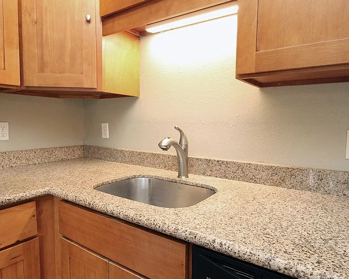 4204 - 4232 SE Cesar E Chavez Blvd — Photo 13