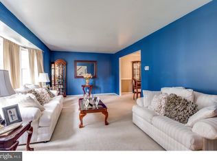 541 S Brentwood Dr, Mount Laurel, NJ 08054