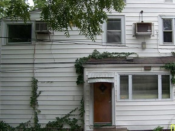 3rd image of 2258 E 77th Ter
