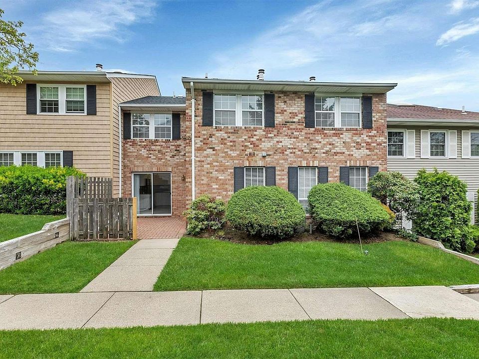 1st image of 110 Woodlake Drive #110