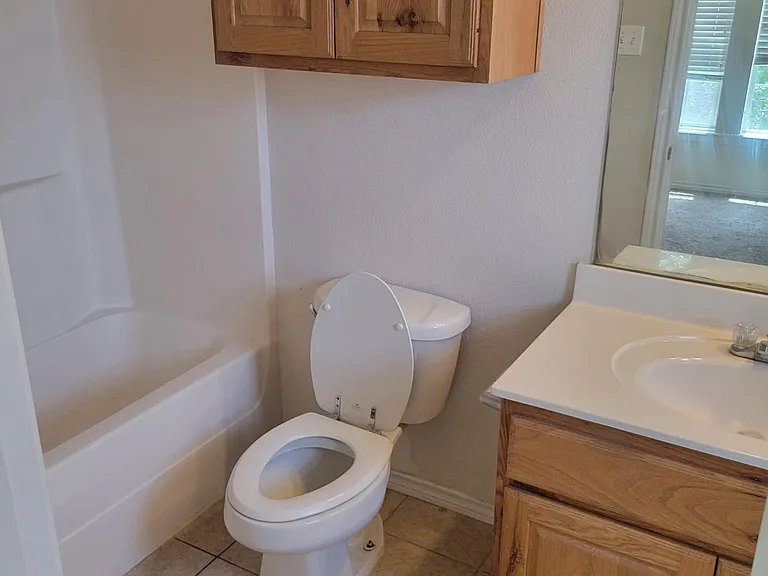 2327 Cornell Dr — Photo 11