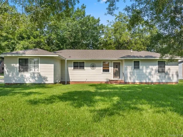 619 S Sarah St, Welsh, LA 70591