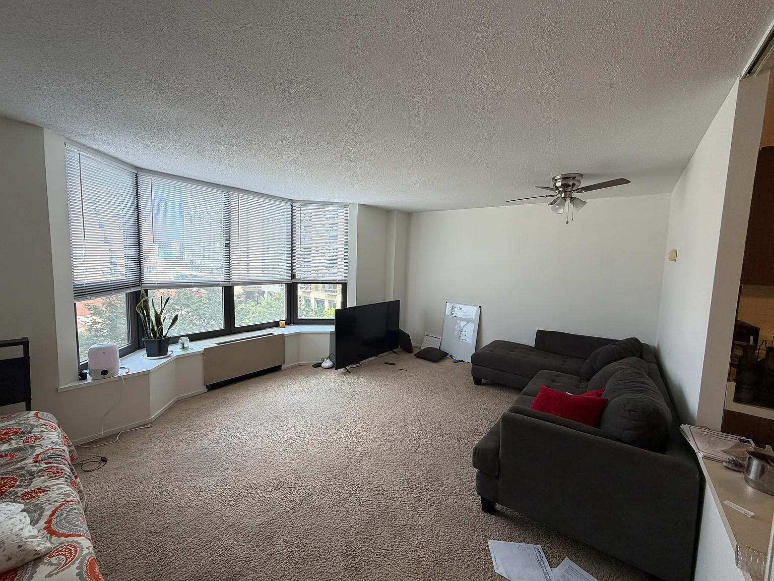 Studio, 650 sqft, $1,925 — Photo 4