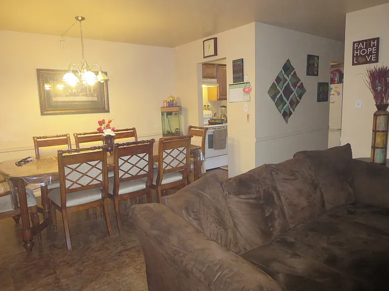 Woodfield Apartments — Photo 7