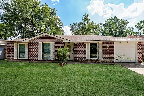 5811 Greencraig Dr Photo 1
