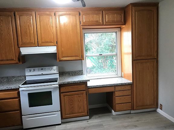 4th image of 2515 Northrop Ave