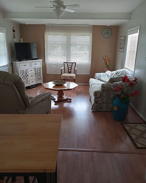2nd image of 5252 Taylor Ave
