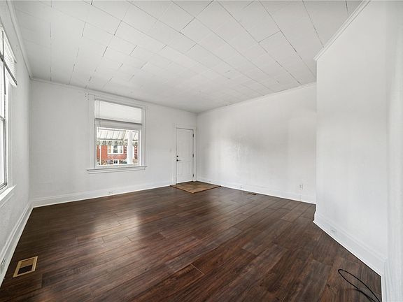 4th image of 407 N 7th St