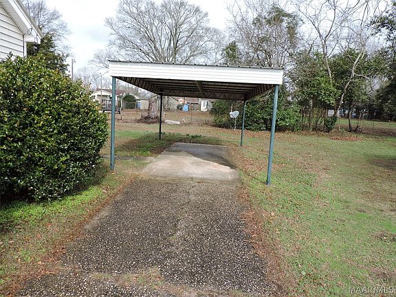 4th image of 572 Bell St