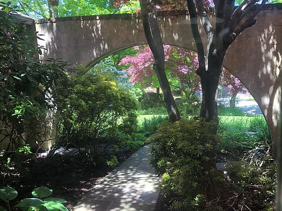 2nd image of 8 Arlington Dr