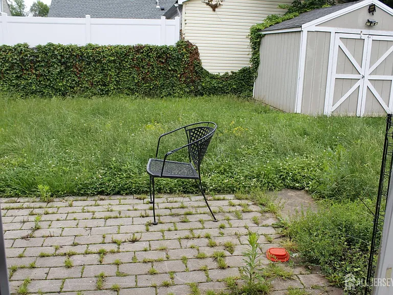 82 Washington Ave — Photo 25