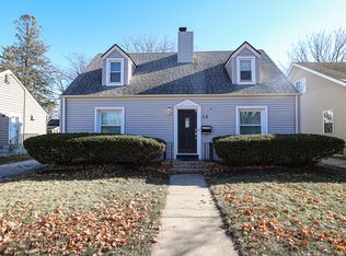 13 S Clifton Ave, Elgin, IL 60123