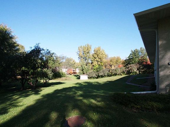 4th image of 2465 McMenemy St